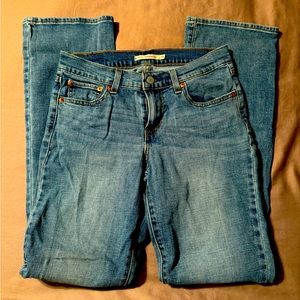 2 pairs of blue jeans